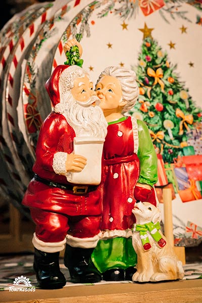 Père et mère Noël en couple